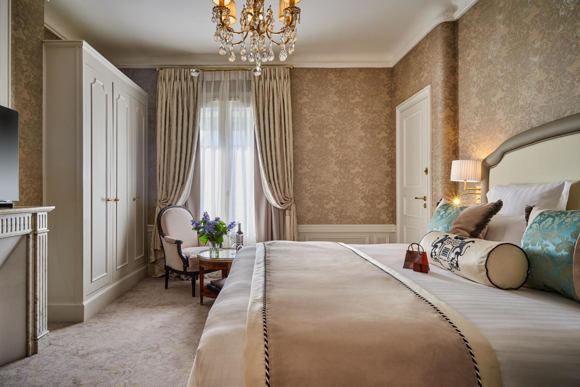 Executive room - rue de la Paix View,1612954266:JPEG
